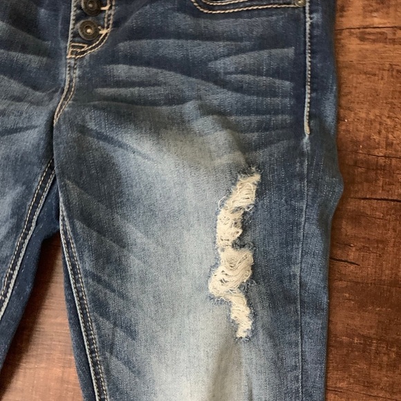 Maurice’s distressed skinny jeans - Picture 3 of 7